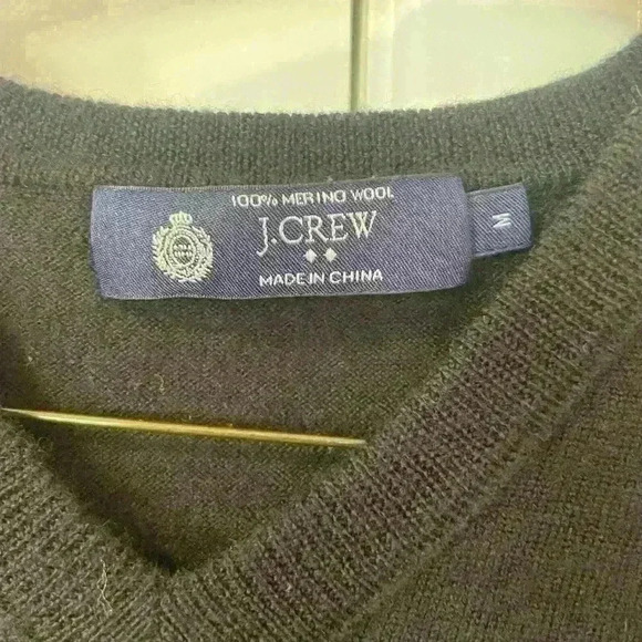 Womens J. Crew Black 100% Merino Wool V Neck Sweater, Size Medium - Picture 3 of 3